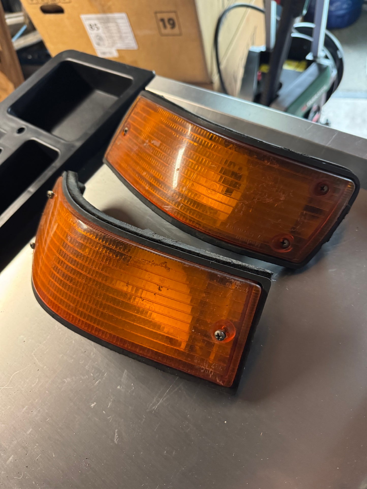 BMW E28 Indicator Lights with Mounting Housings – Complete Used Set incl. Gaskets
