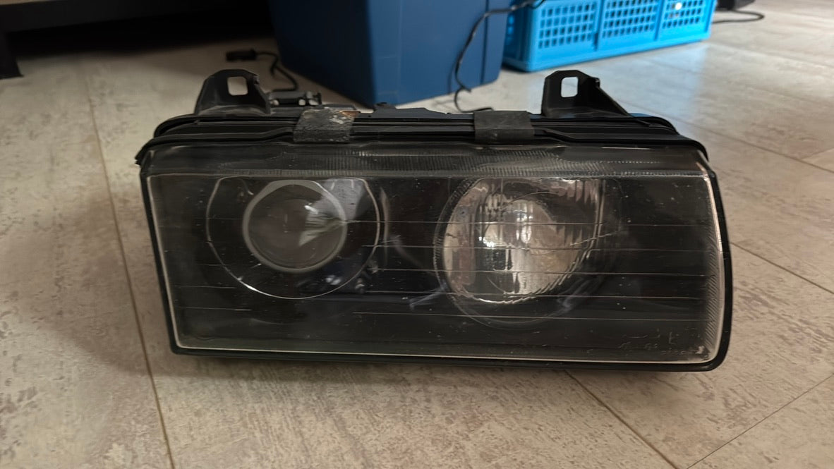 BMW E36 Right Headlight OEM – Genuine BMW Lens Headlamp (Used)