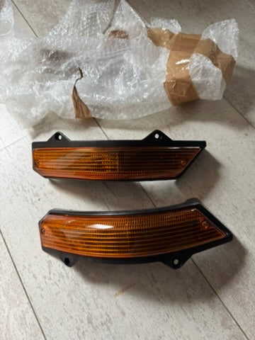 BMW E12 Front Indicator Lights with Holders – New Aric Set