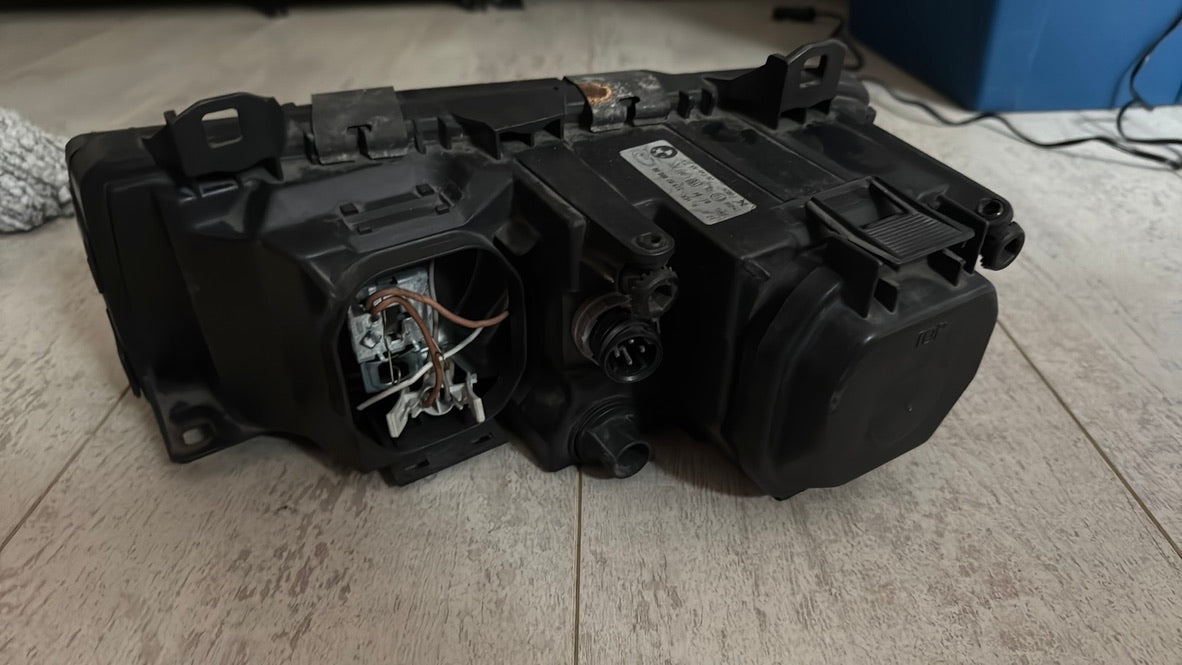 BMW E36 Right Headlight OEM – Genuine BMW Lens Headlamp (Used)